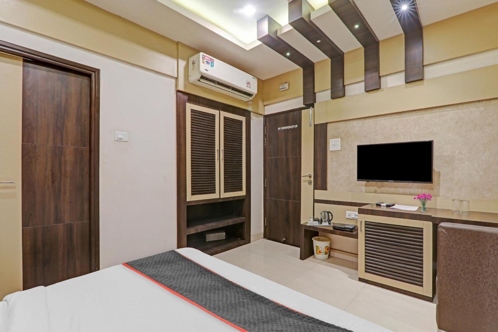 Townhouse 1182 Hotel Tirupati Galaxy Канпур Экстерьер фото