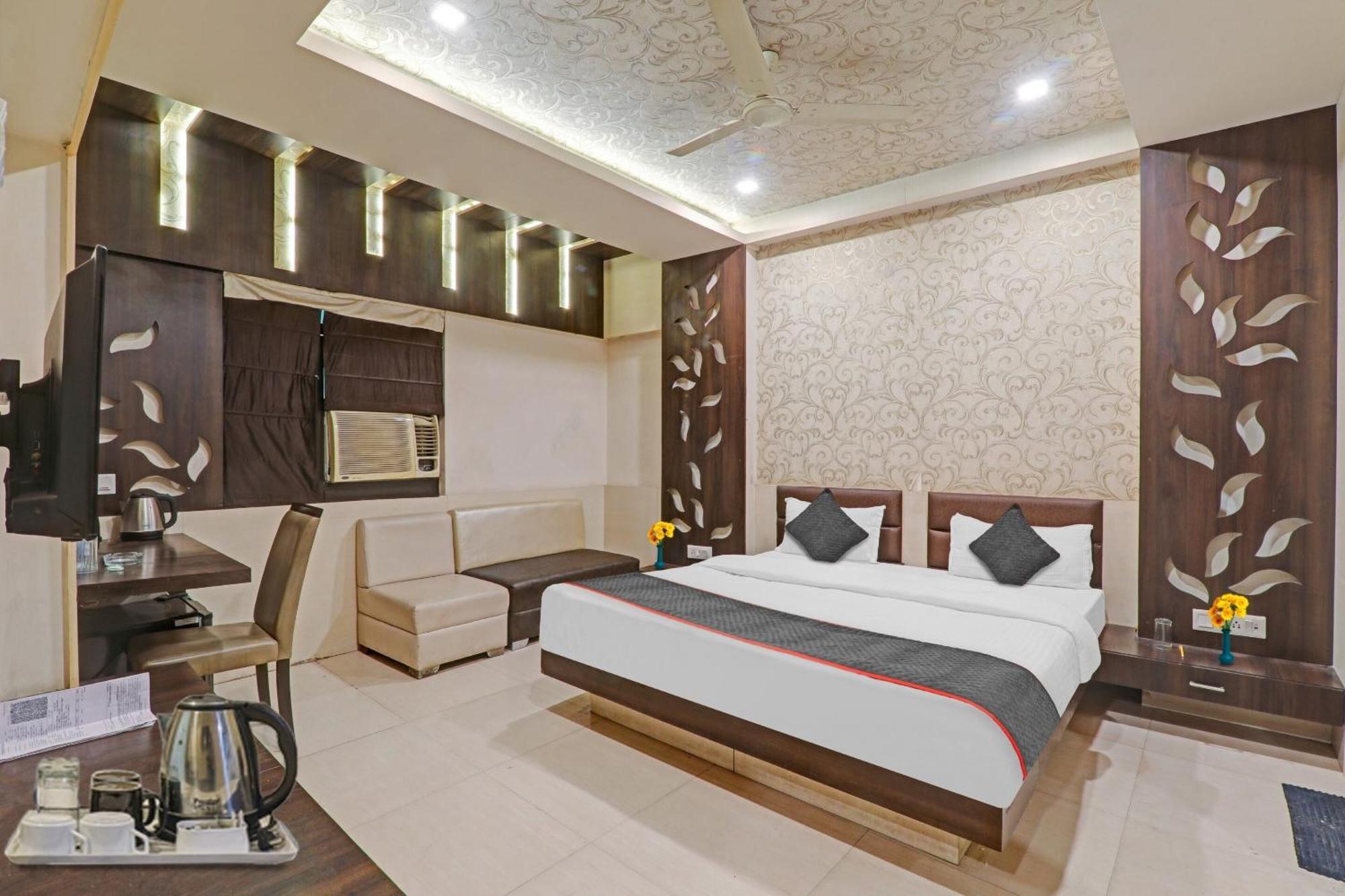 Townhouse 1182 Hotel Tirupati Galaxy Канпур Экстерьер фото